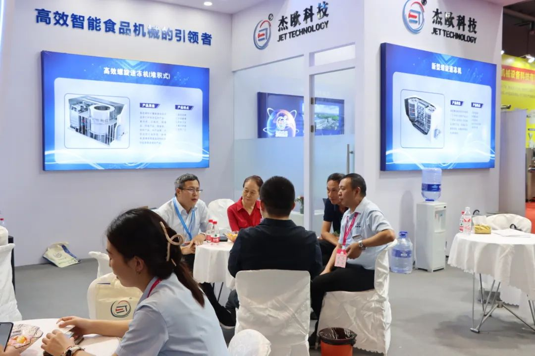 Exhibition Report 15 Exhibition Report 15